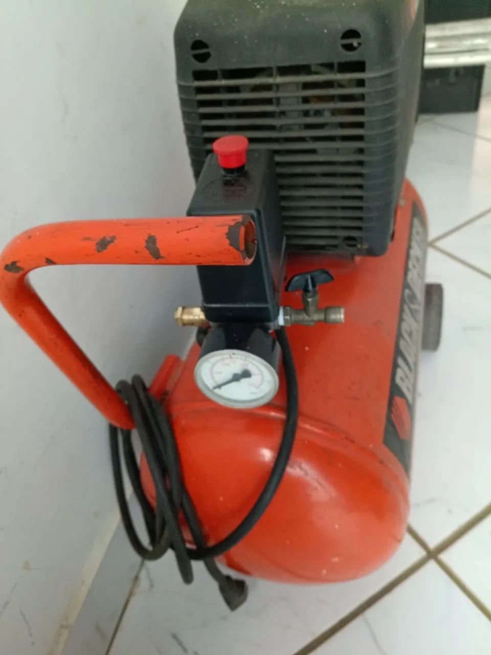 COMPRESSOR DE AR BLACK E DECKER 120 LIBRAS (USADO) - Foto 5