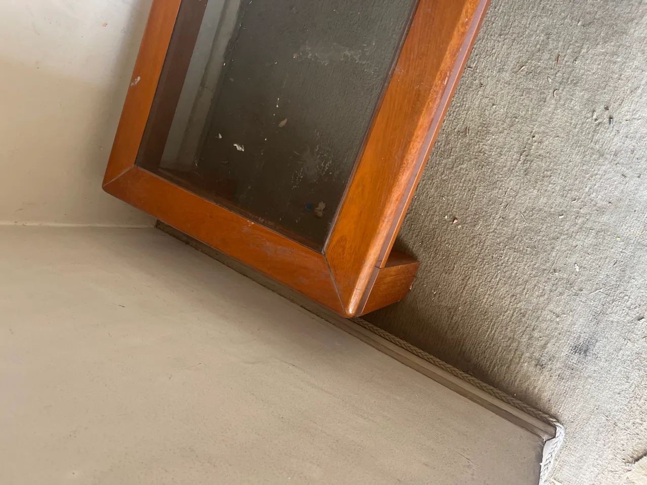 Mesa de centro vintage madeira e vidro - Foto 3