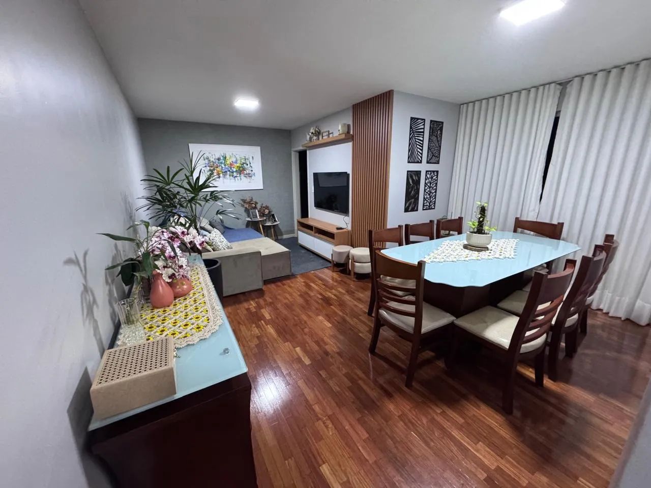 Apartamento mobiliado e reformado com 86,00m2 na zona 03 - Foto 4