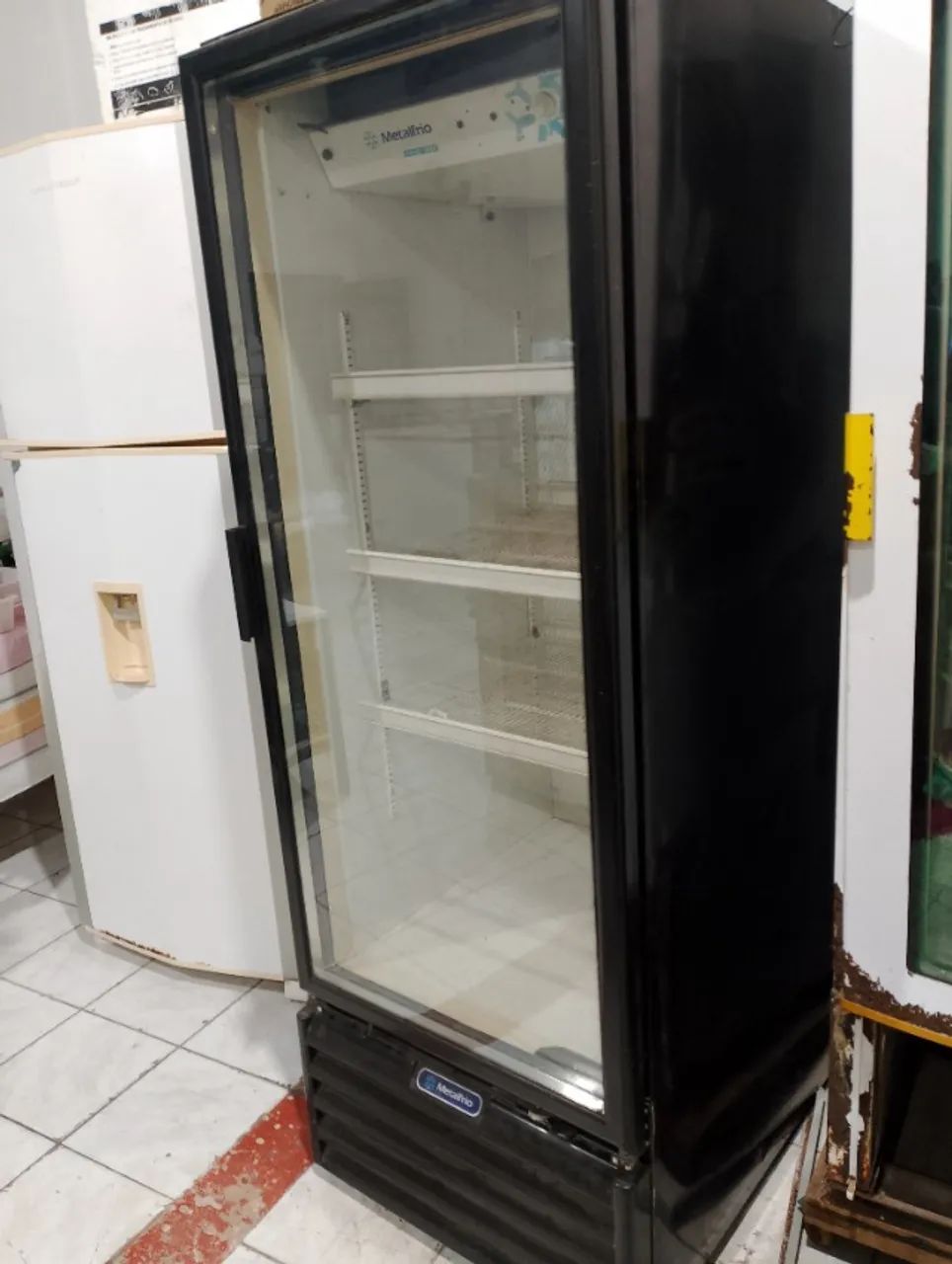 Expositor de Bebidas Metalfrio VB46R - Foto 2