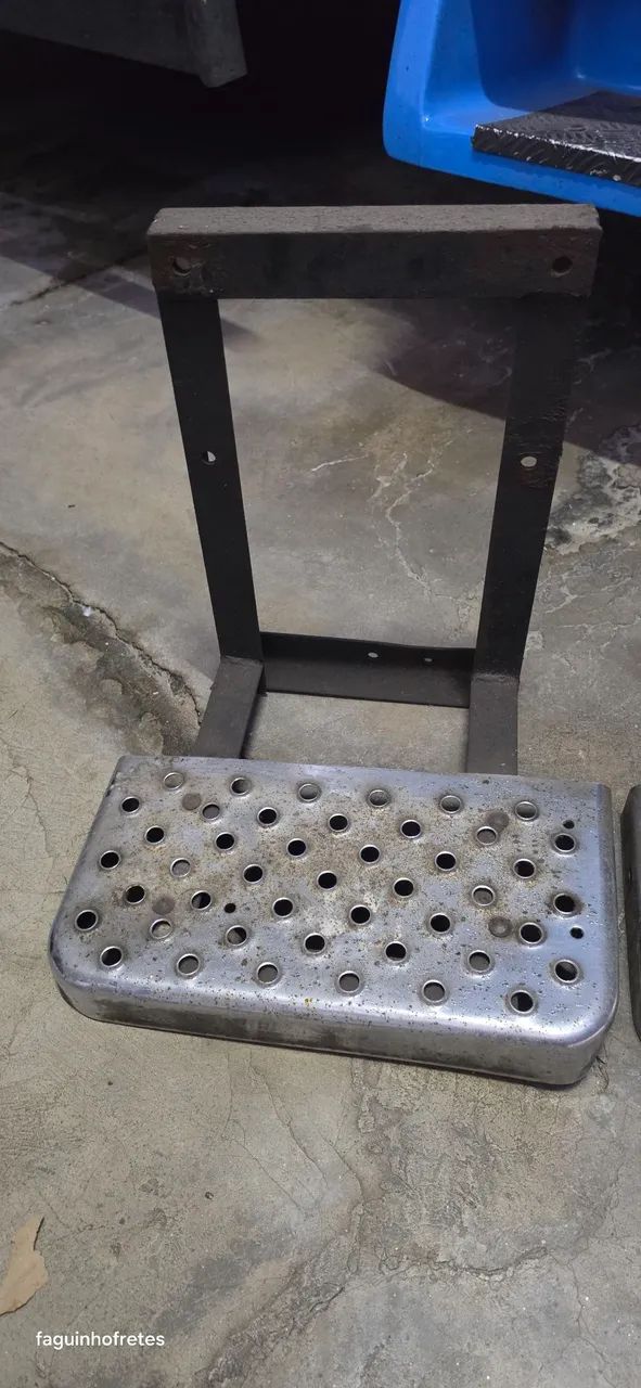 Estribo para mercedinha 710 - Foto 3