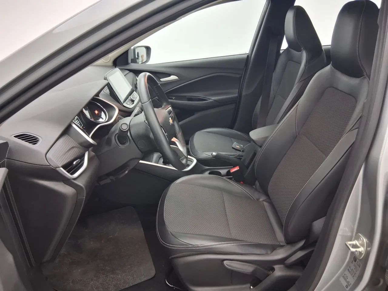 Chevrolet Onix Plus LTZ 1.0 12V TB Flex Aut. 4P, foto 16 de 18