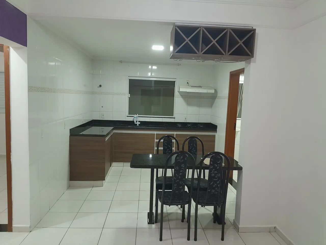 Apartamento seme-mobilhiado 
