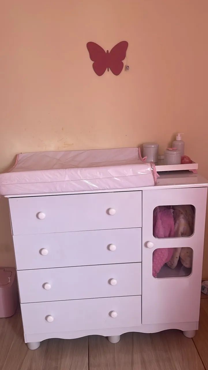 Quarto de bebê cômoda e guarda roupa  - Foto 2