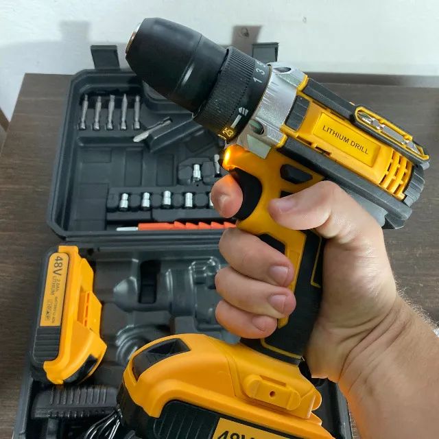 Parafusadeira 48V com duas baterias e maleta - Foto 2