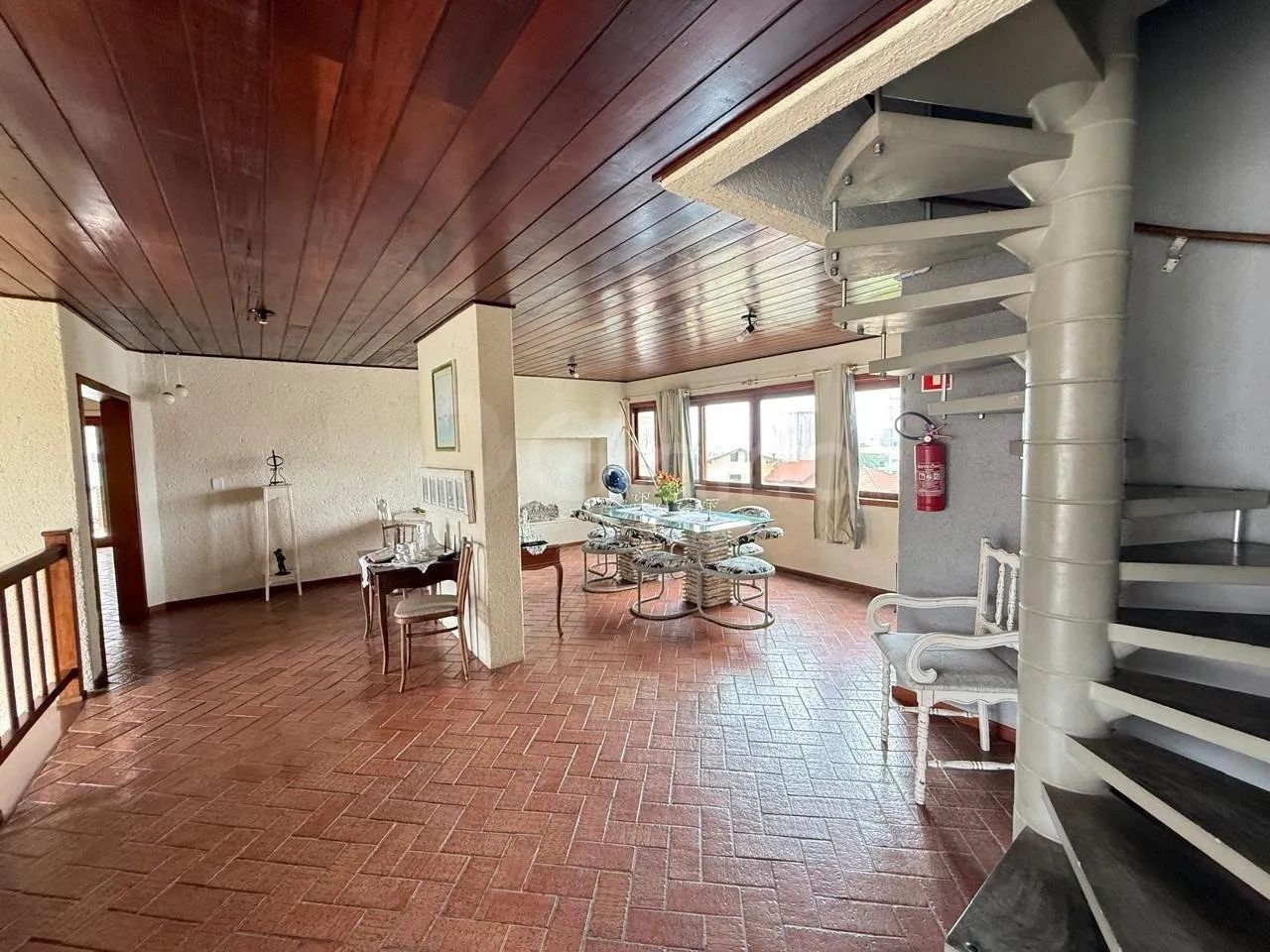 Pousada de 523 m², com 8 apartamentos e próxima à praia em Canasvieiras. - Foto 2