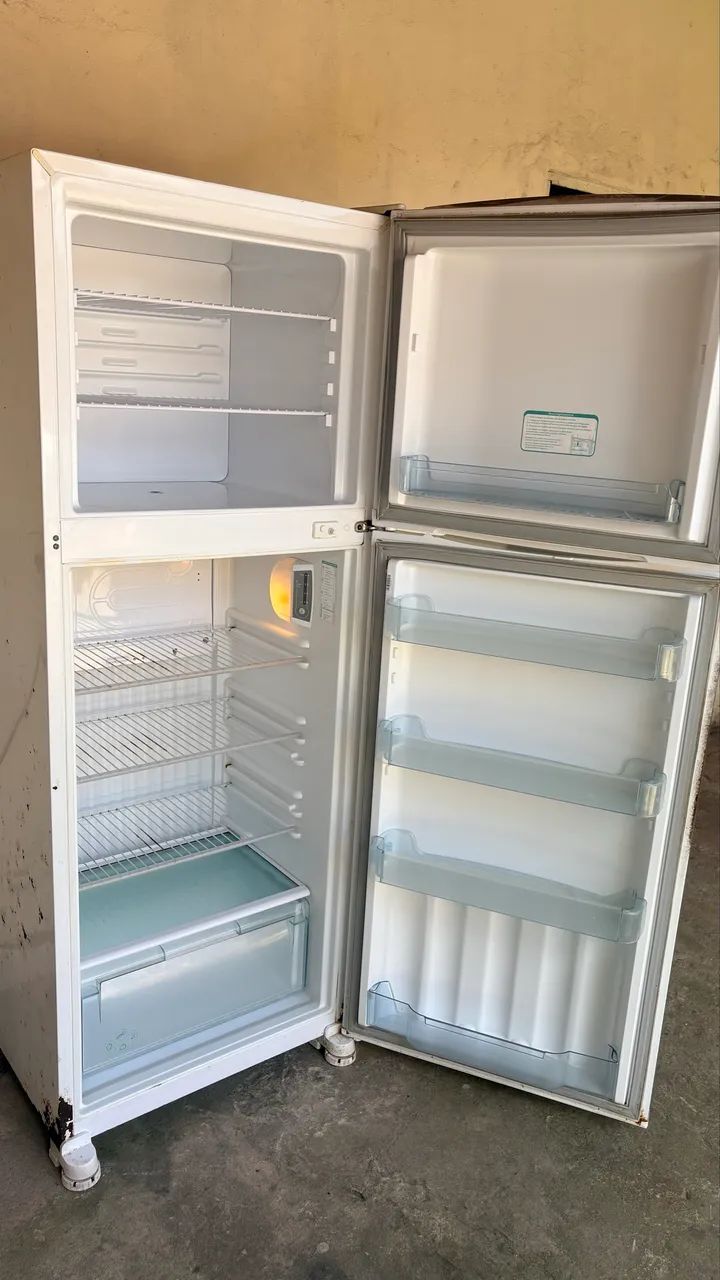 Geladeira em perfeito funcionamento 