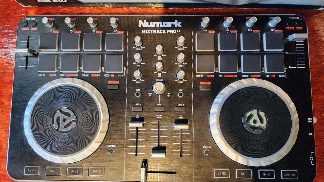 Controladora DJ Numark Mixtrack Pro II - Foto 2