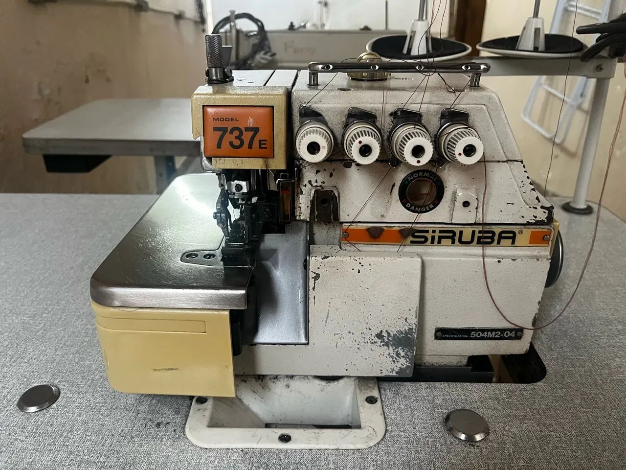 Máquina de costura overlock interlock
