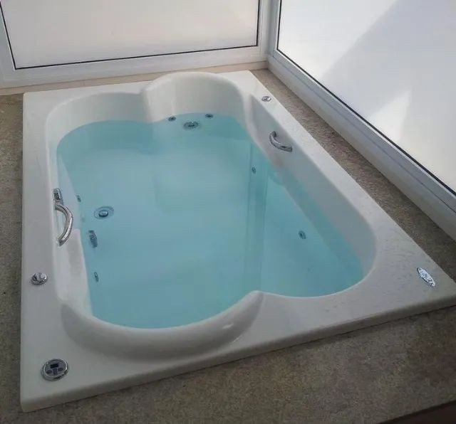 banheira de hidromassagem