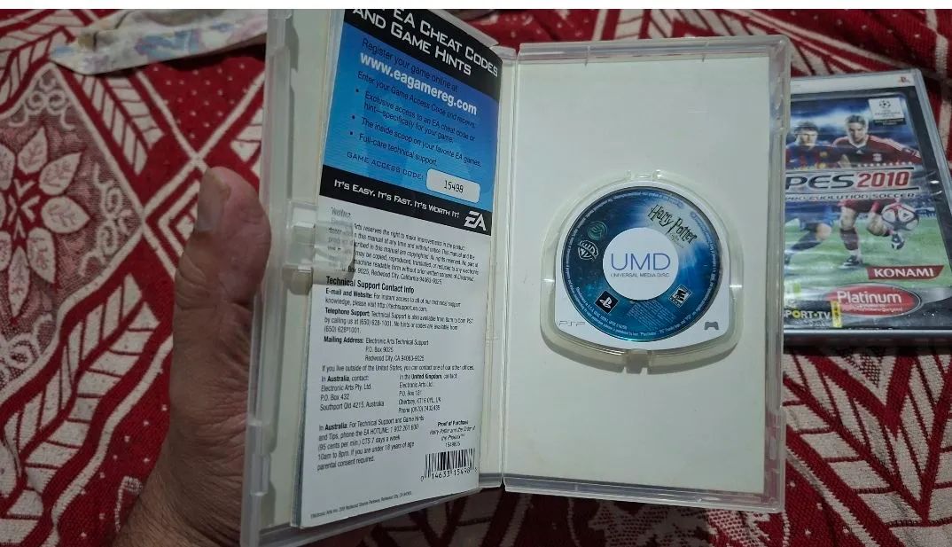 Lote item de Psp 4 jogos e 2 capas - Foto 2