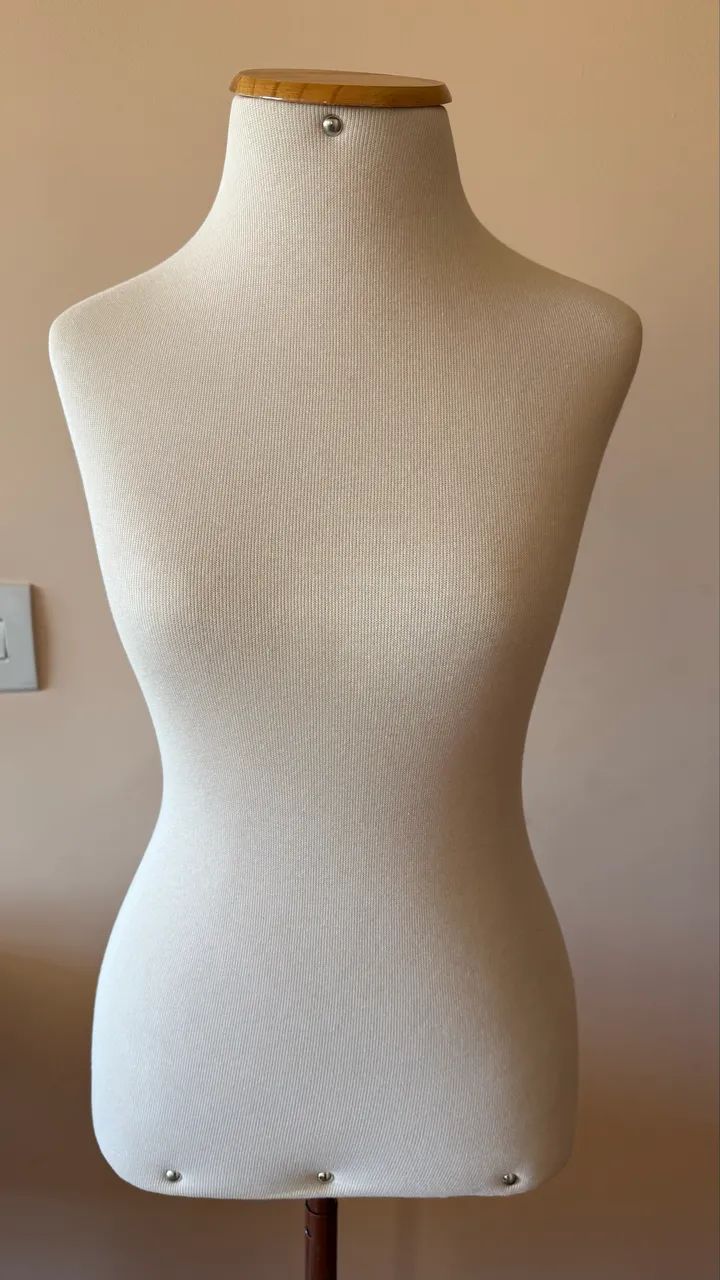 Manequim Busto Com Pedestal  - Foto 4