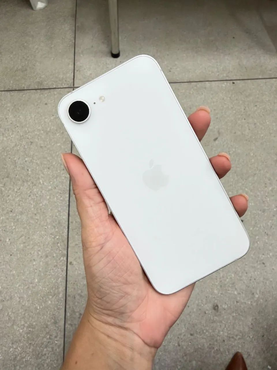 Iphone 16e Seminovo - Foto 4