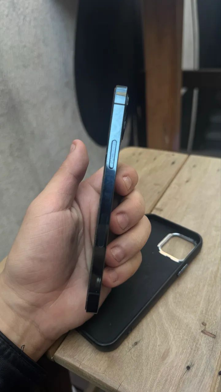 iPhone 12 Pro 126GB Sem detalhes - Foto 2