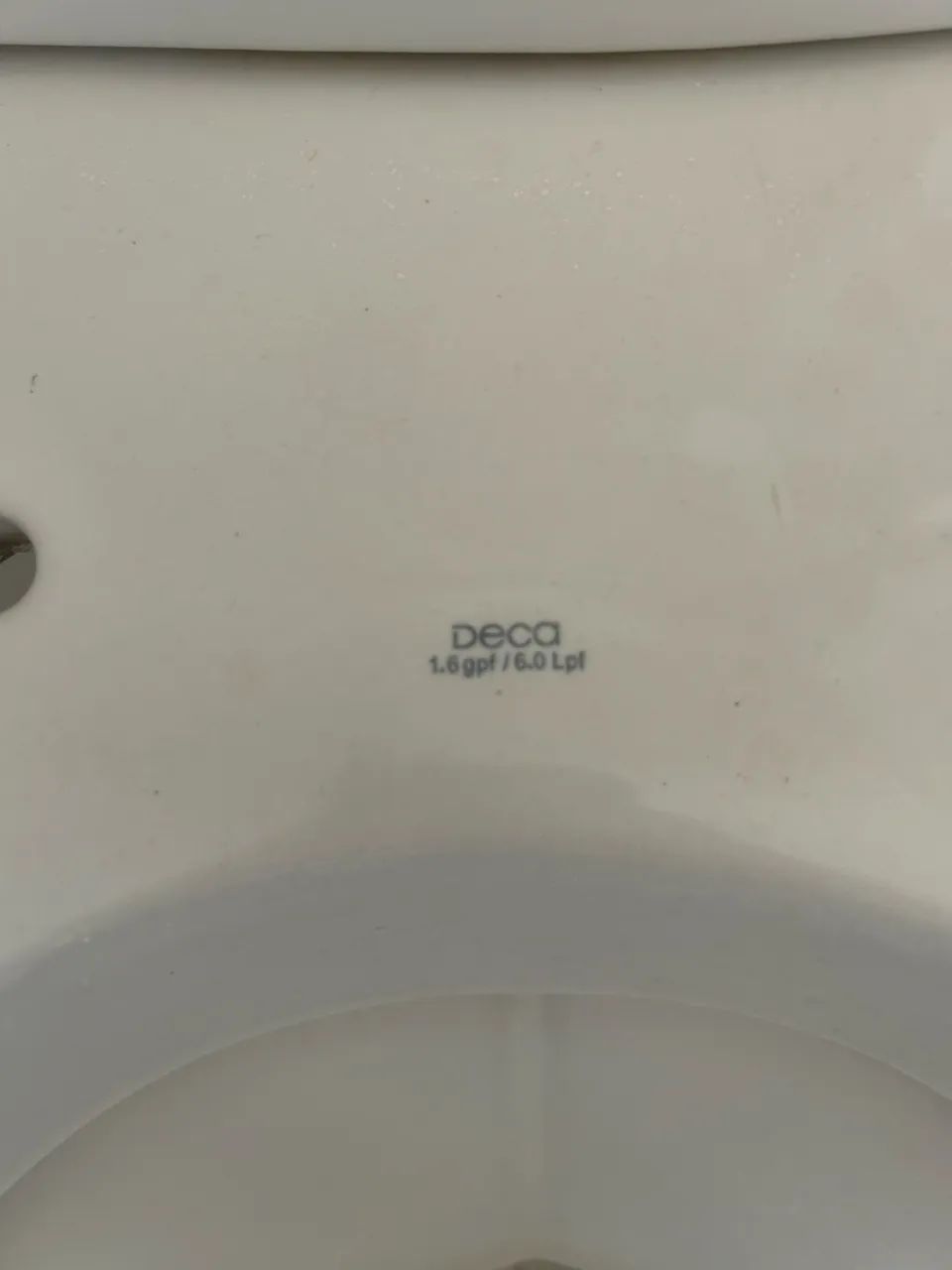 Vaso sanitário DECA com caixa acoplada  - Foto 5