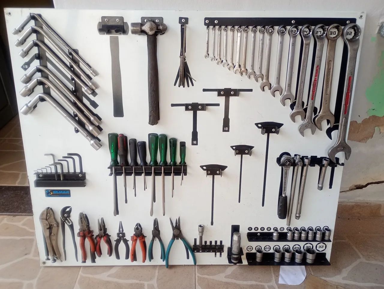 Quadro de ferramentas marca Silmar 