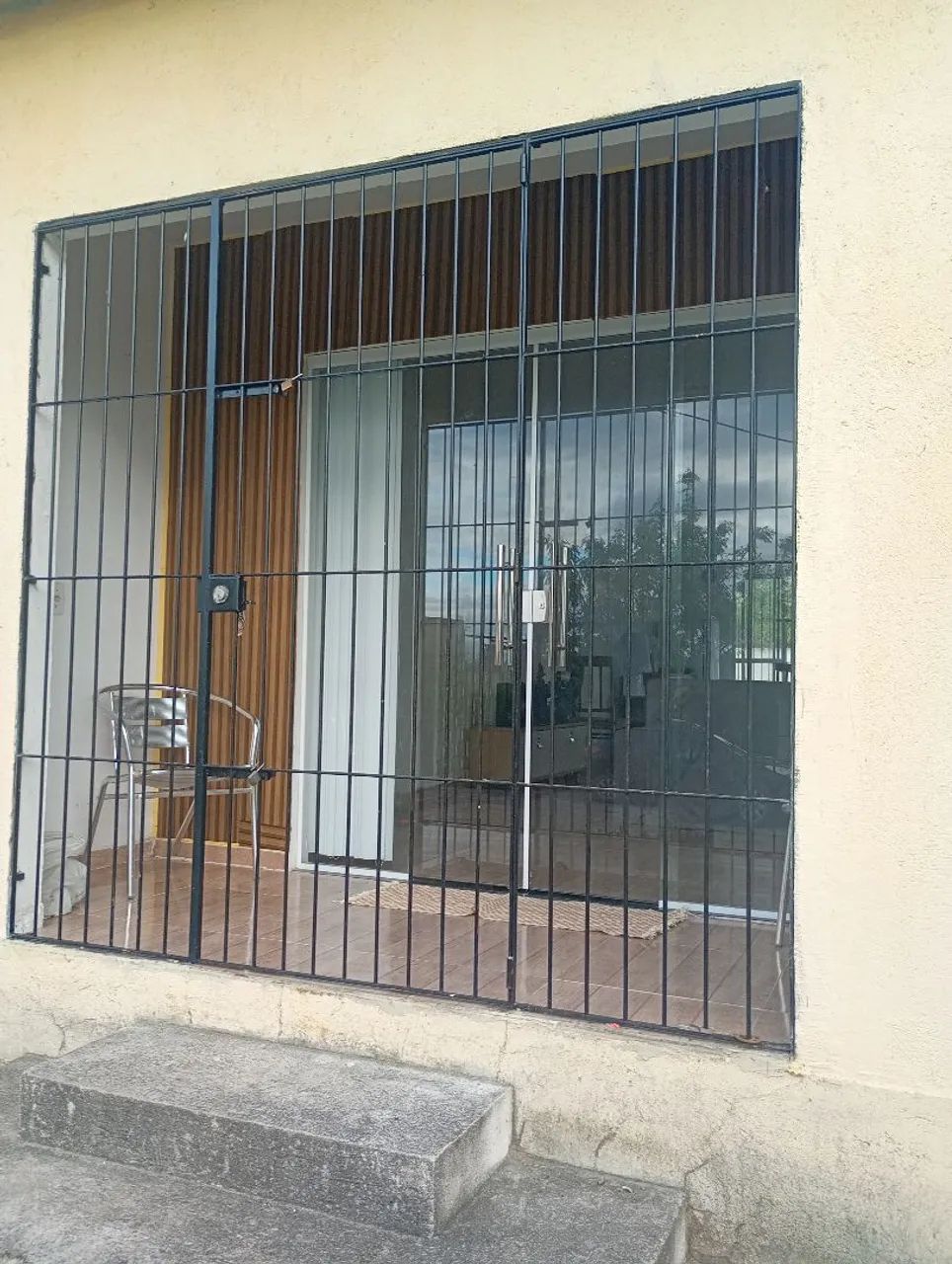 CASA COM PISCINA EM GRAVATA/PE.