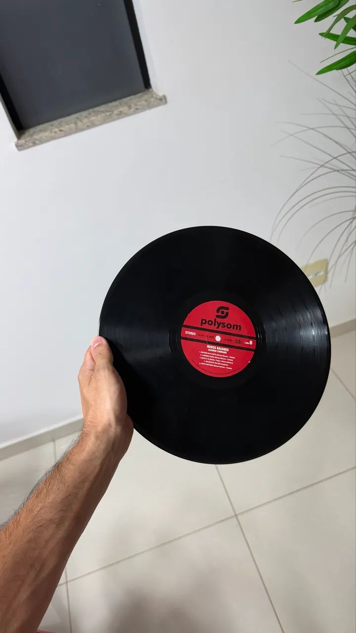 Disco de vinil LP Novos Baianos - Acabou Chorare - Polysom (2013) - Foto 3