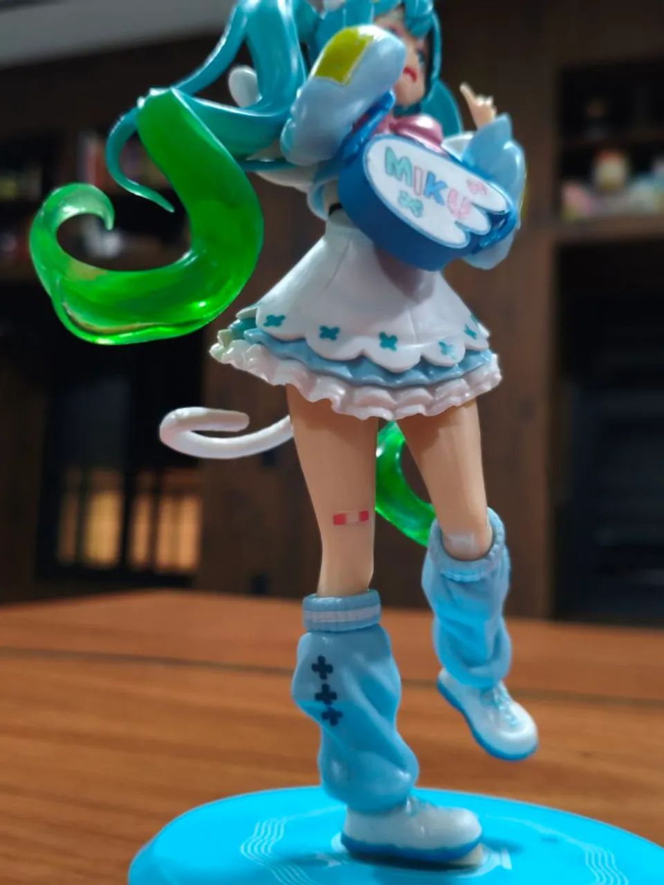 Figure da Hatsune Miku versão orelhas gatinho e bolsa. - Foto 3