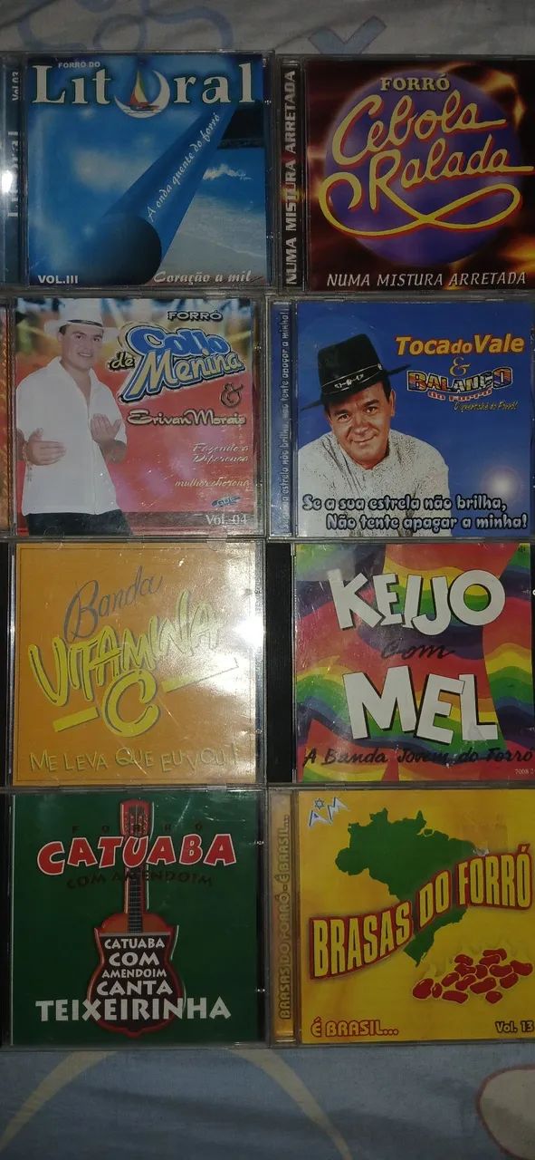 Lote 29 cds forró por 250 - Foto 3