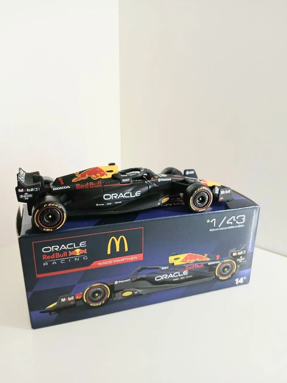 Red Bull MacDonalds 1:43 - Foto 2