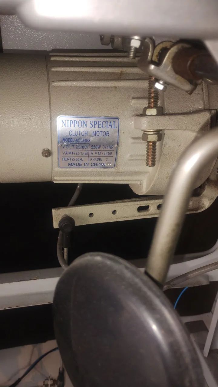 Máquina de costura - Foto 3