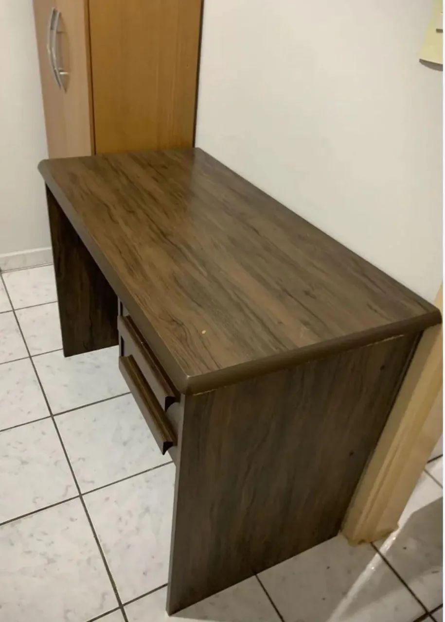 Mesa de Escritório com Gaveta / Escrivaninha para Computador - Home Office
