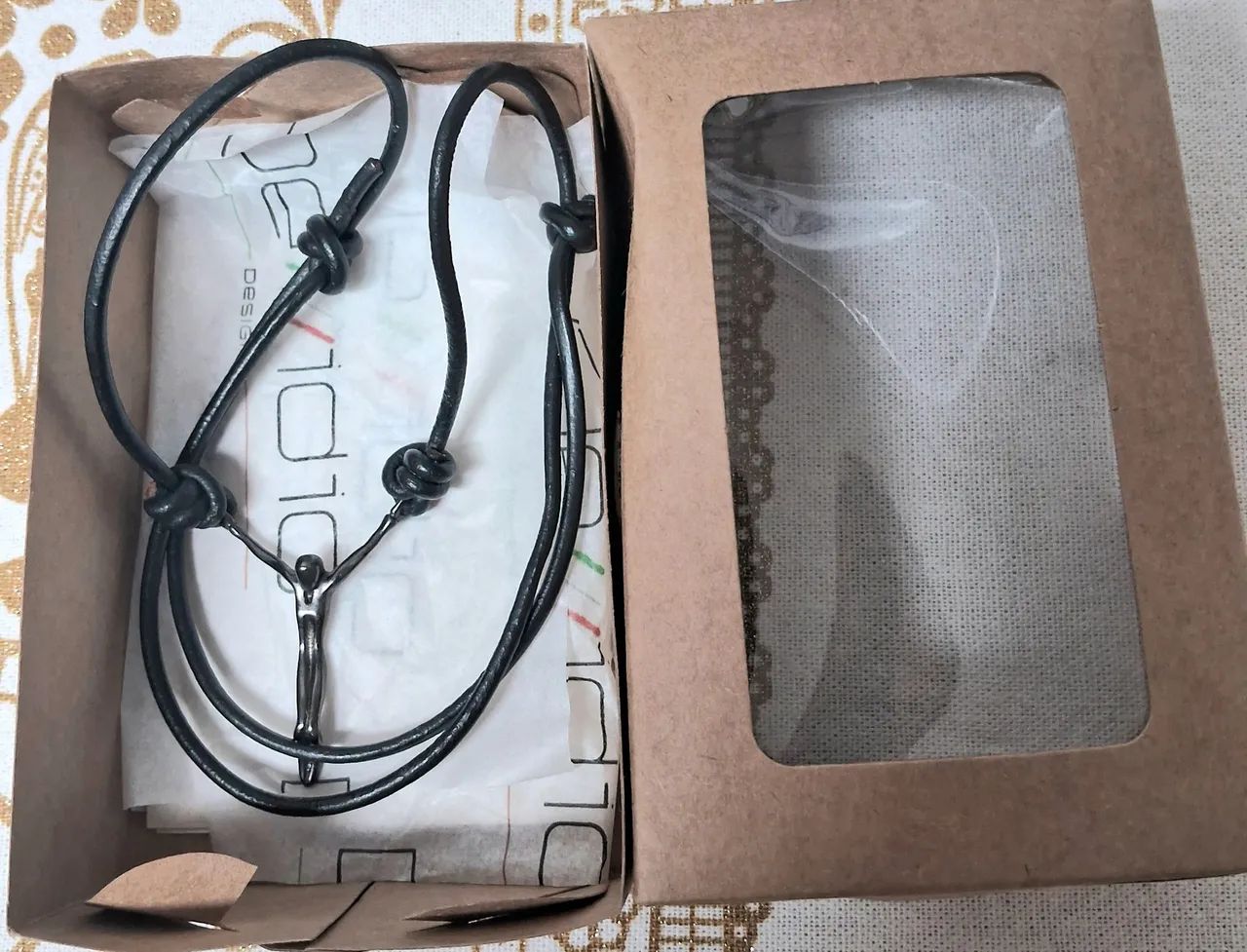Colar Cristo em Ródio Negro e Pulseira em Aço Inox