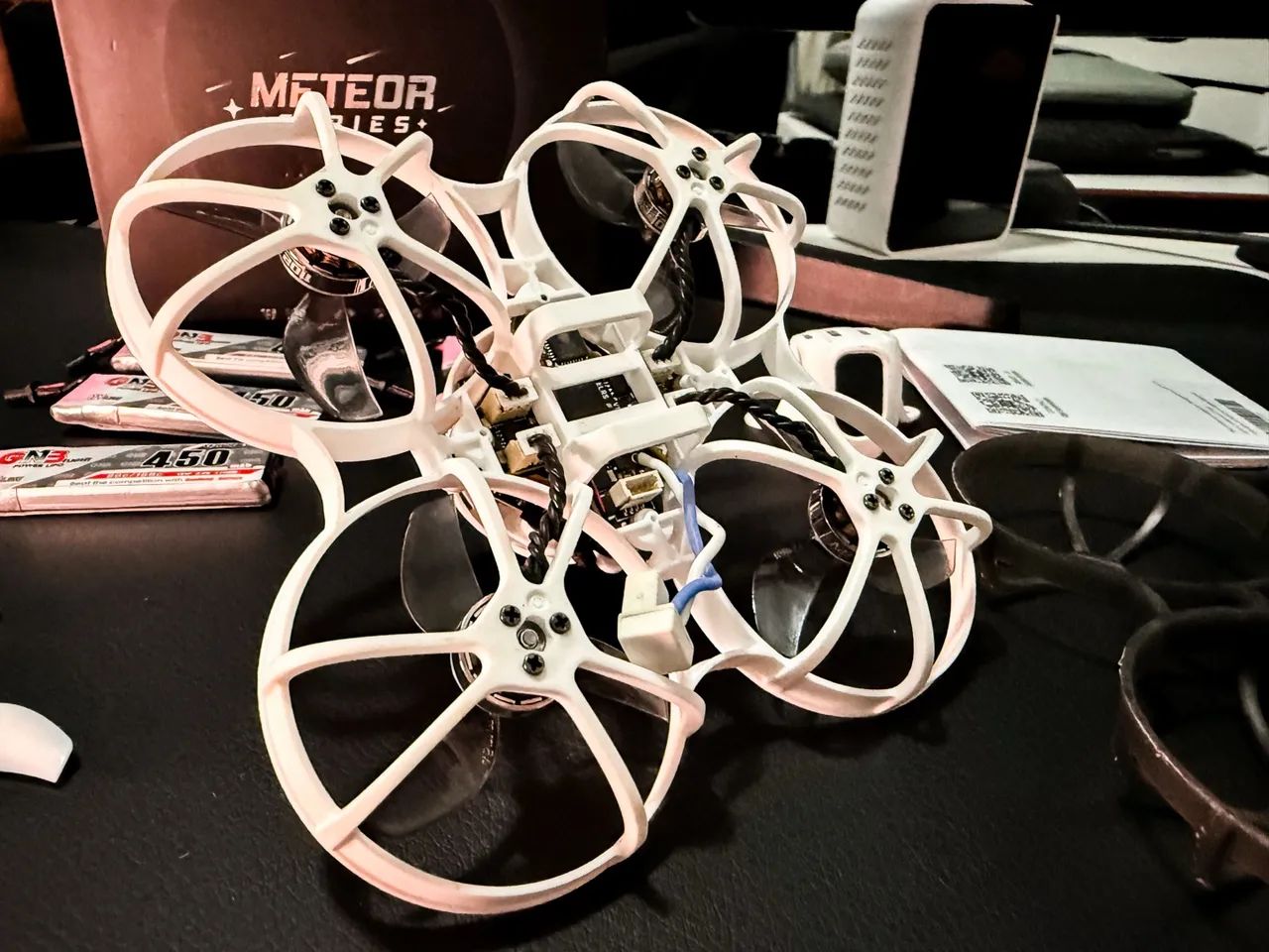 Drone BETAFPV Meteor75 Pro - Kit com acessórios e peças extras - Foto 4