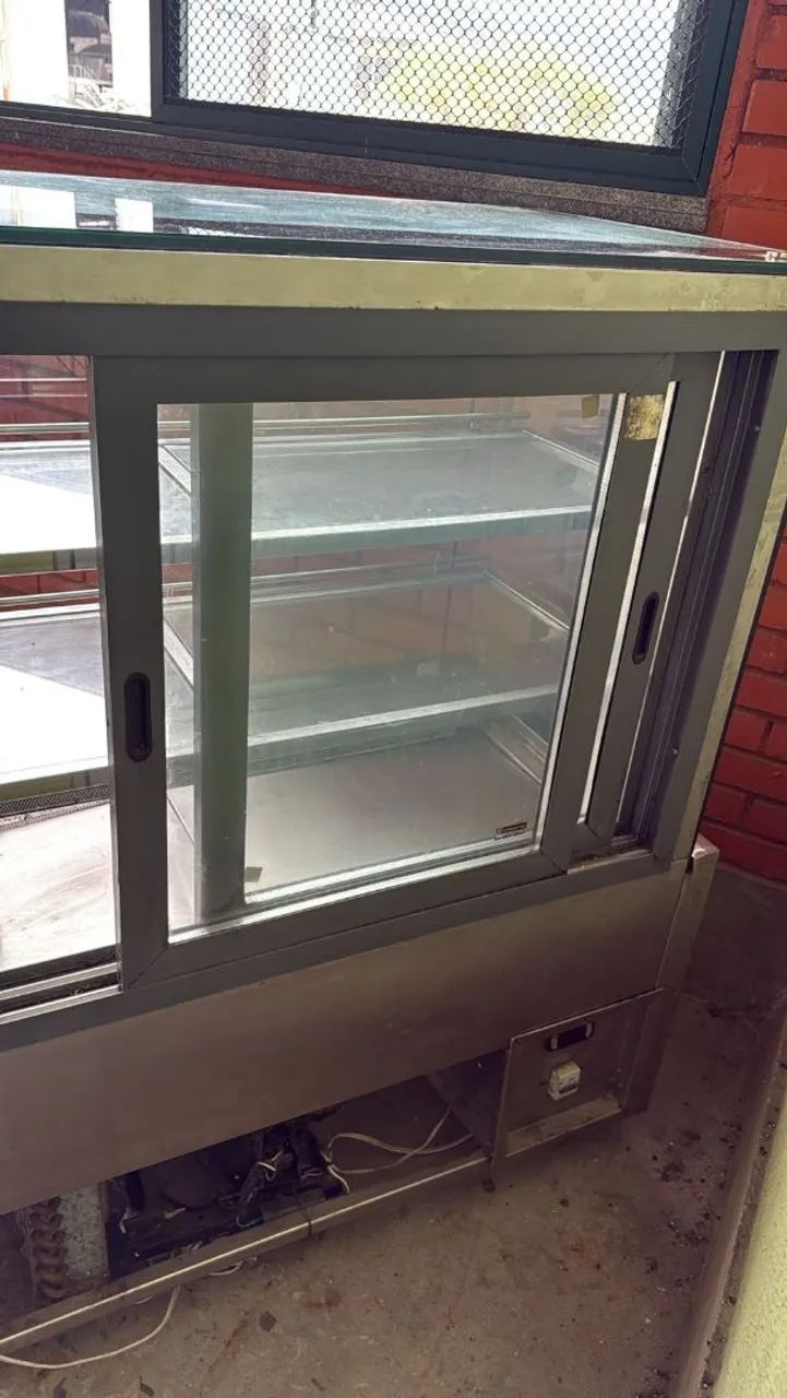 Balcões refrigerado e estufa Elohim 220 volts  - Foto 5