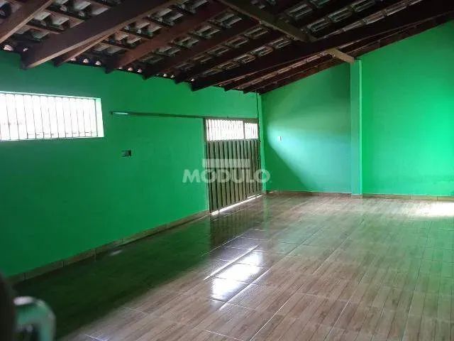 Casa para locação, bairro Santa Rosa com 3 quartos - Foto 2