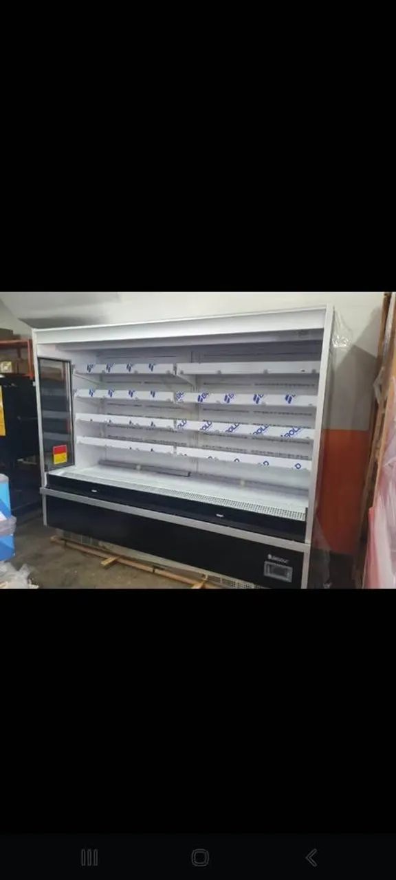 EXPOSITOR VERTICAL SUPERMERCADO GSTO 2.40M