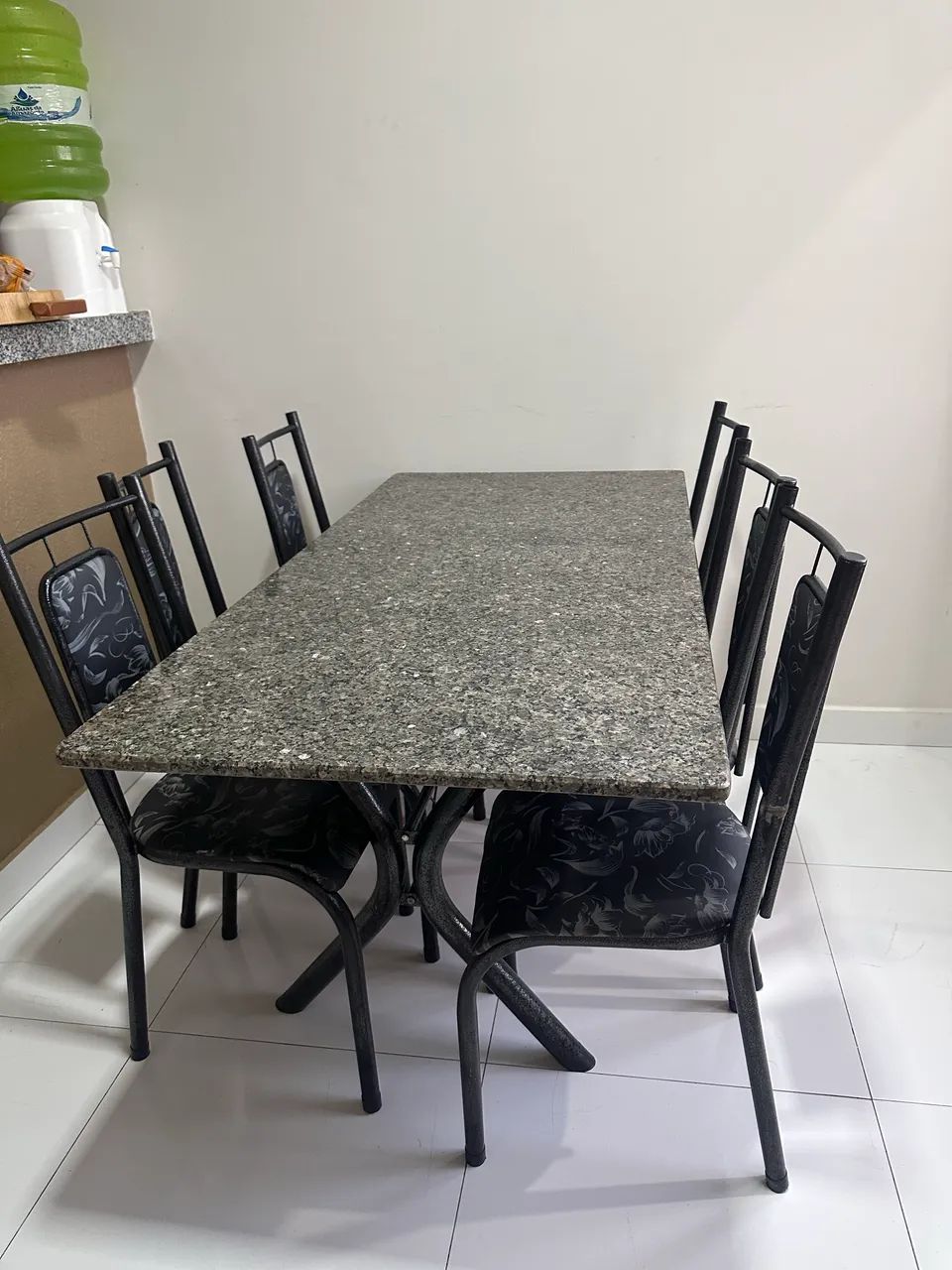 Vendo mesa de mármore com 6 cadeiras  - Foto 5