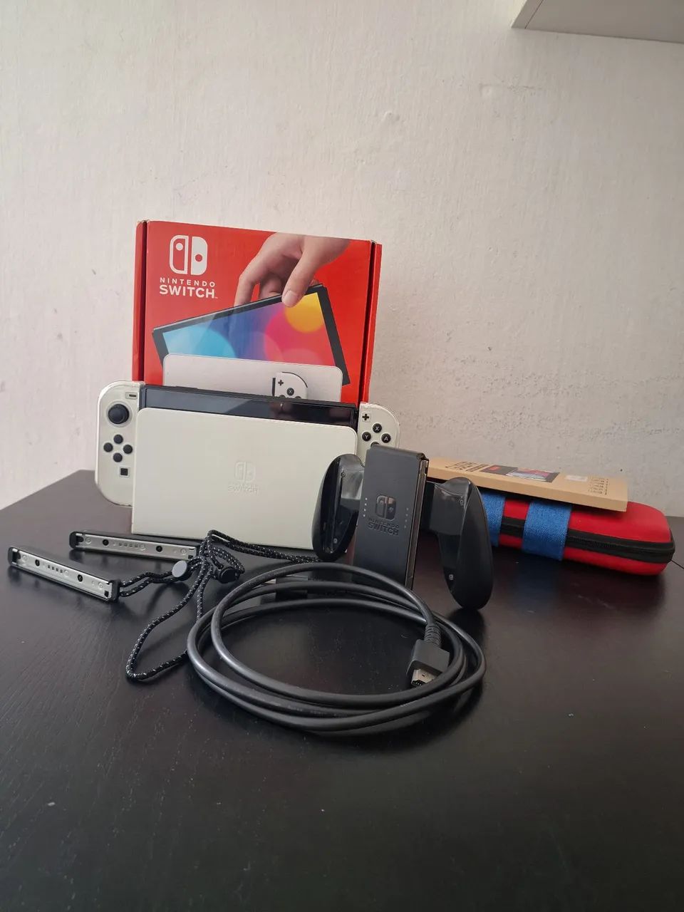 Nintendo Switch OLED + Case