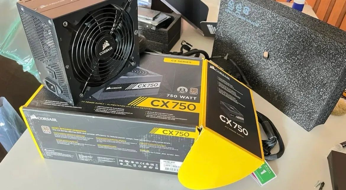 Fonte Corsair CX750