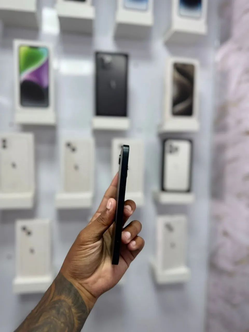 IPHONE 16e 256GB<br>R$ 3.799,00 GARANTIA APPLE - Foto 3