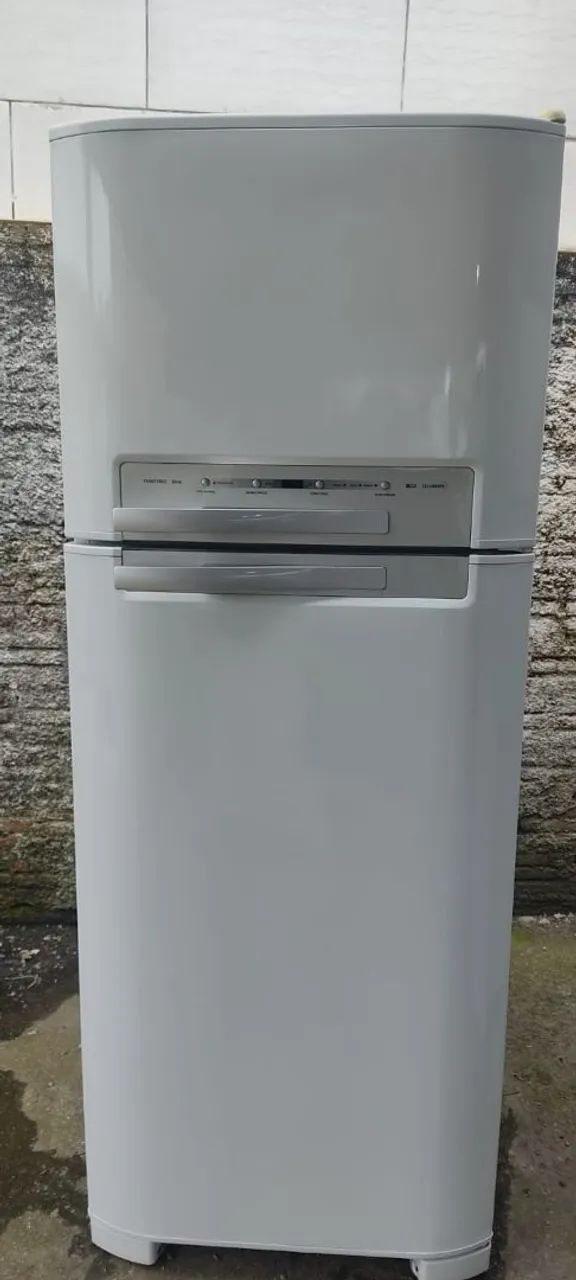 Geladeira Eletrolux Frost Free 