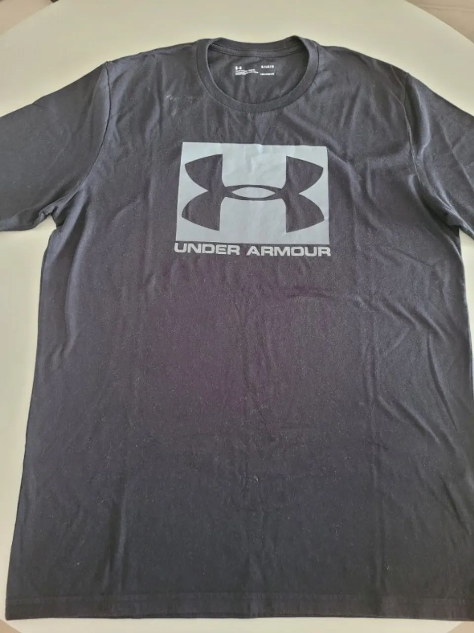 Camiseta Under Armour Boxed Preta Original - Foto 2