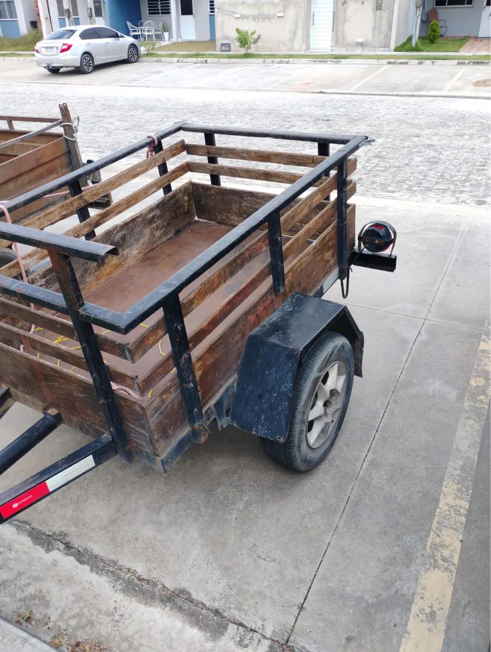 Vendo carrocinha emplacada 