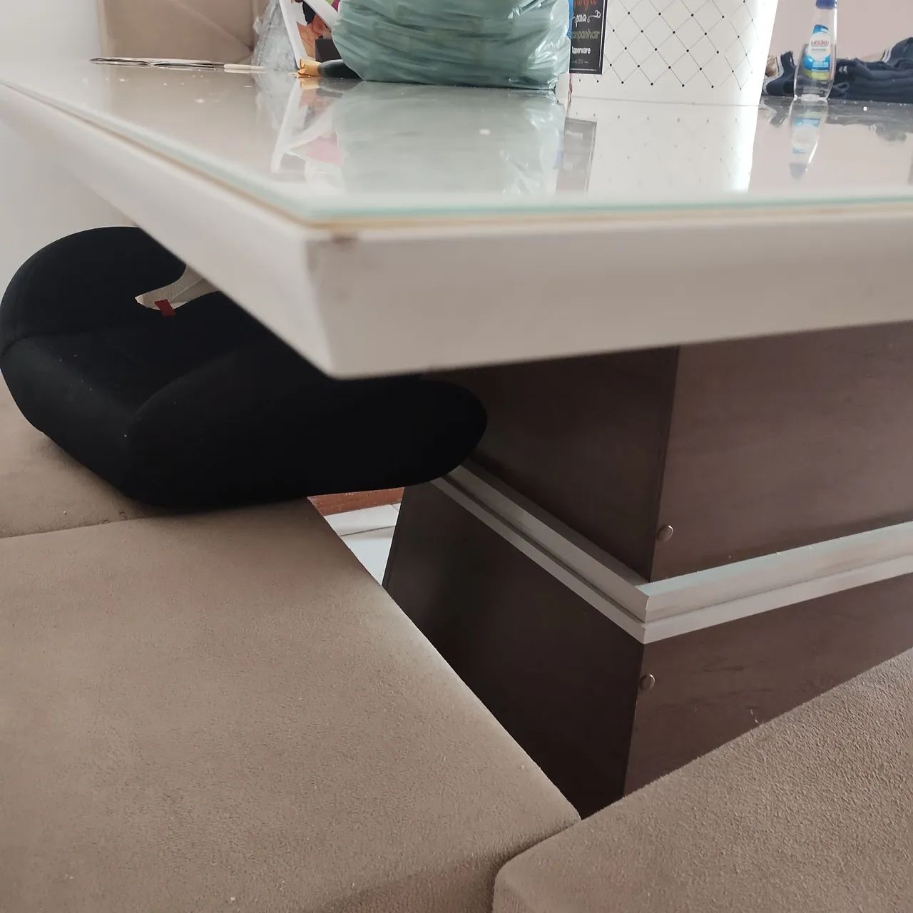 Mesa de madeira com vidro de 8 cadeiras - Foto 5