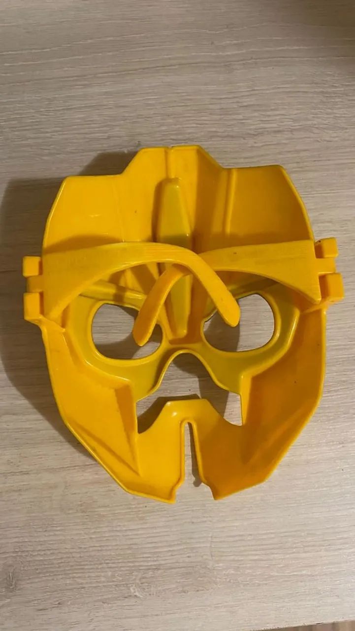 Máscara Transformers Bumblebee com pernas - Foto 3