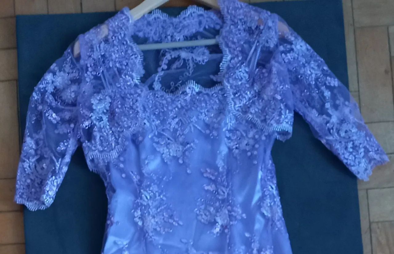 3 vestidos semi novos - Foto 4