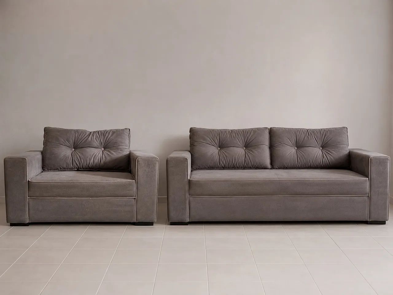 Sofá Premium 2 e 3 Lugares em Suede Cinza Taupe, Confortável e Impecável