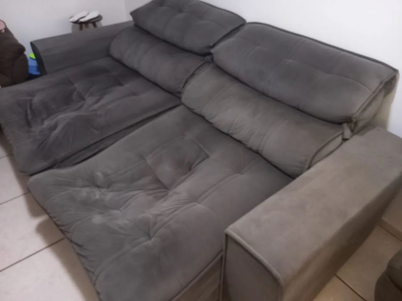 Sofá retrátil e reclinável cinza - 2.30m - Foto 3
