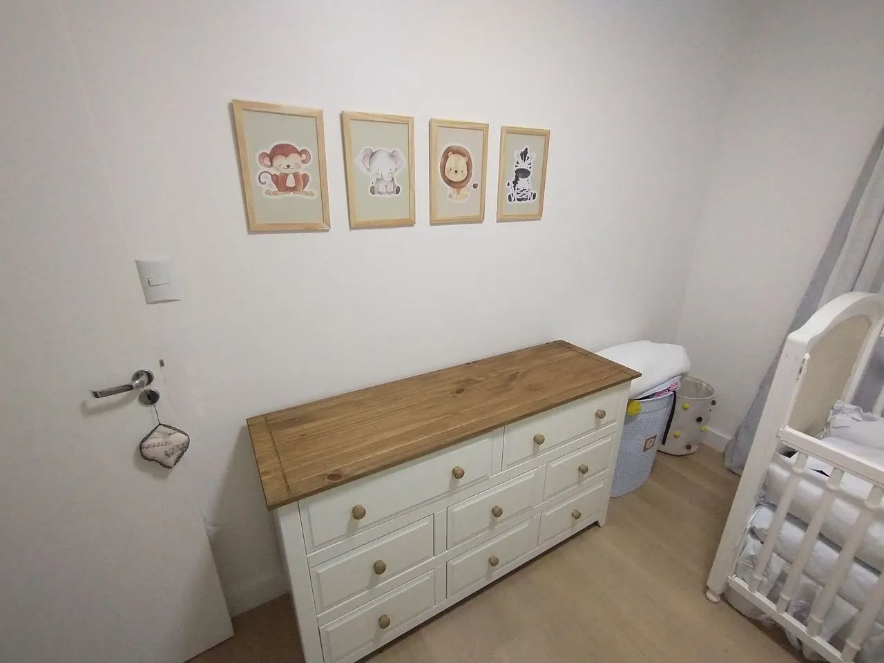 Cômoda 8 gavetas