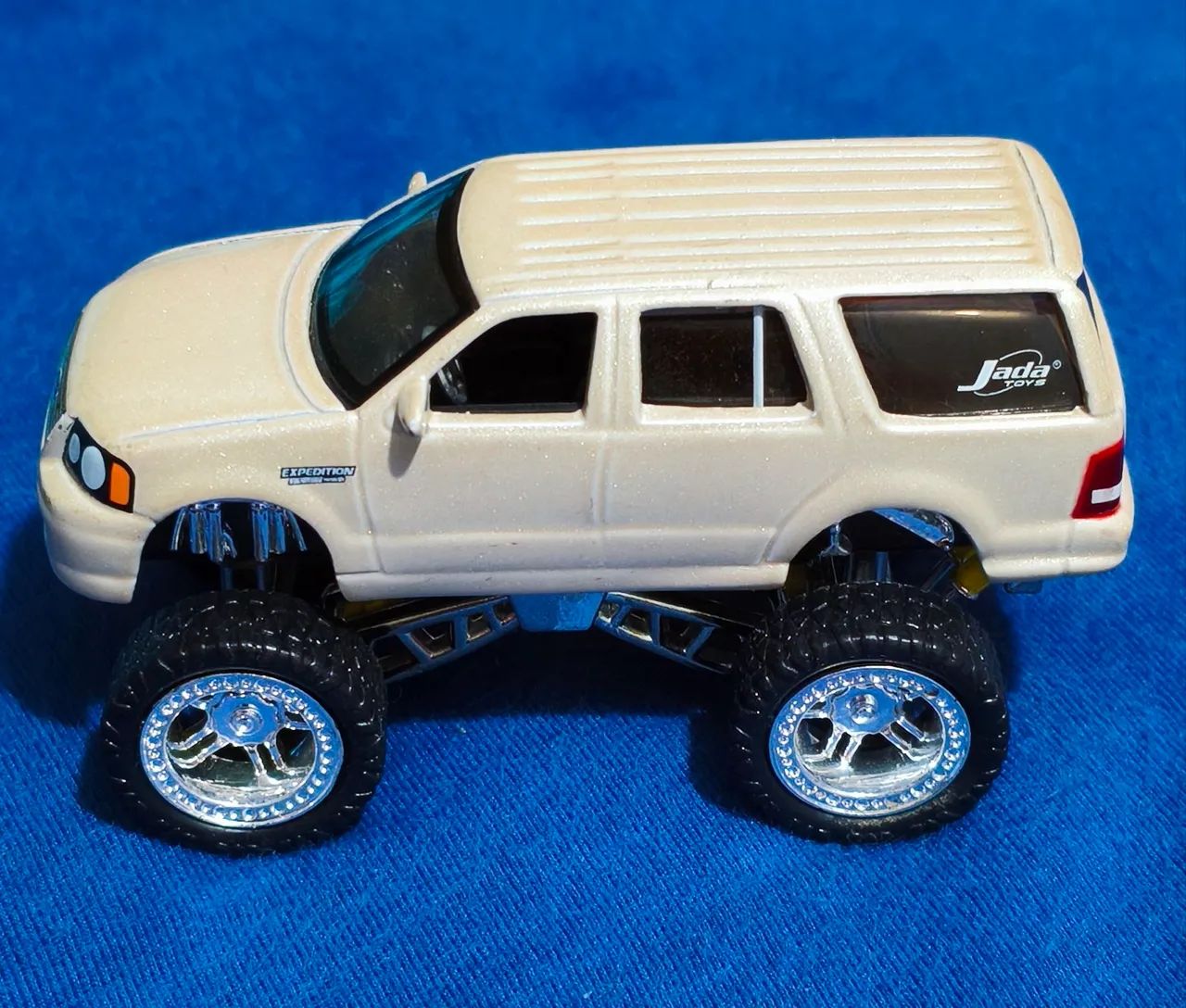 Miniatura Jada Ford Expedition - Hobbies e coleções - Sol, Indaial