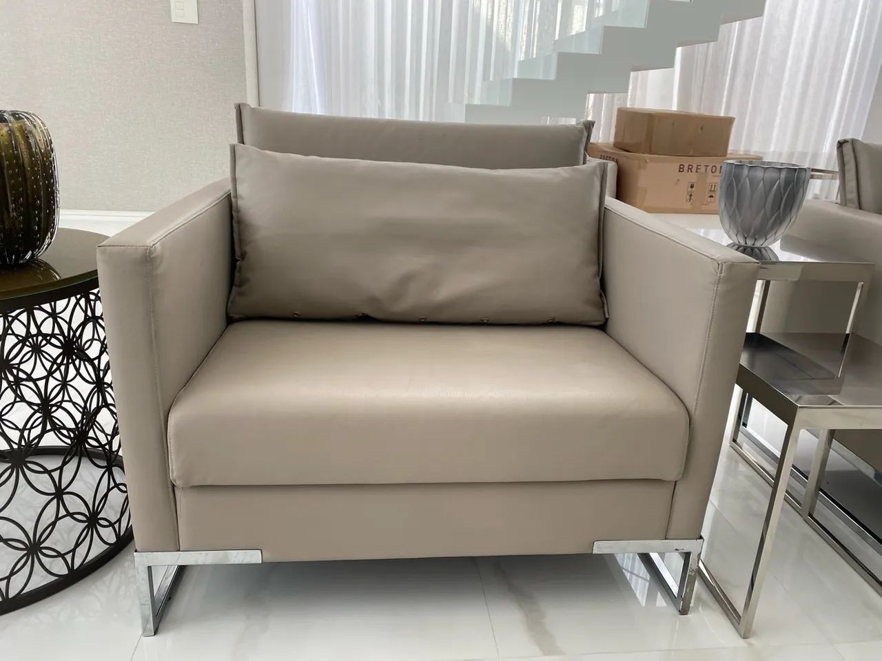 POLTRONA DE ALTO PADRÃO - DESIGN CONTEMPORÂNEO - Foto 2
