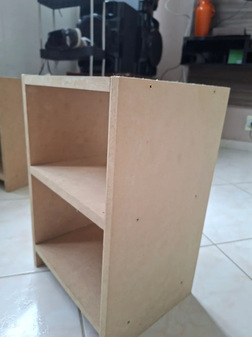 Vendo 2 Mesinhas de Cabeceira.