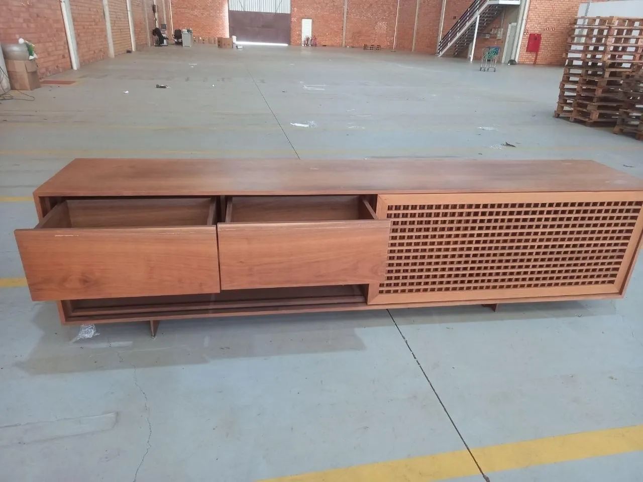 Rack de madeira maciça  - Foto 2