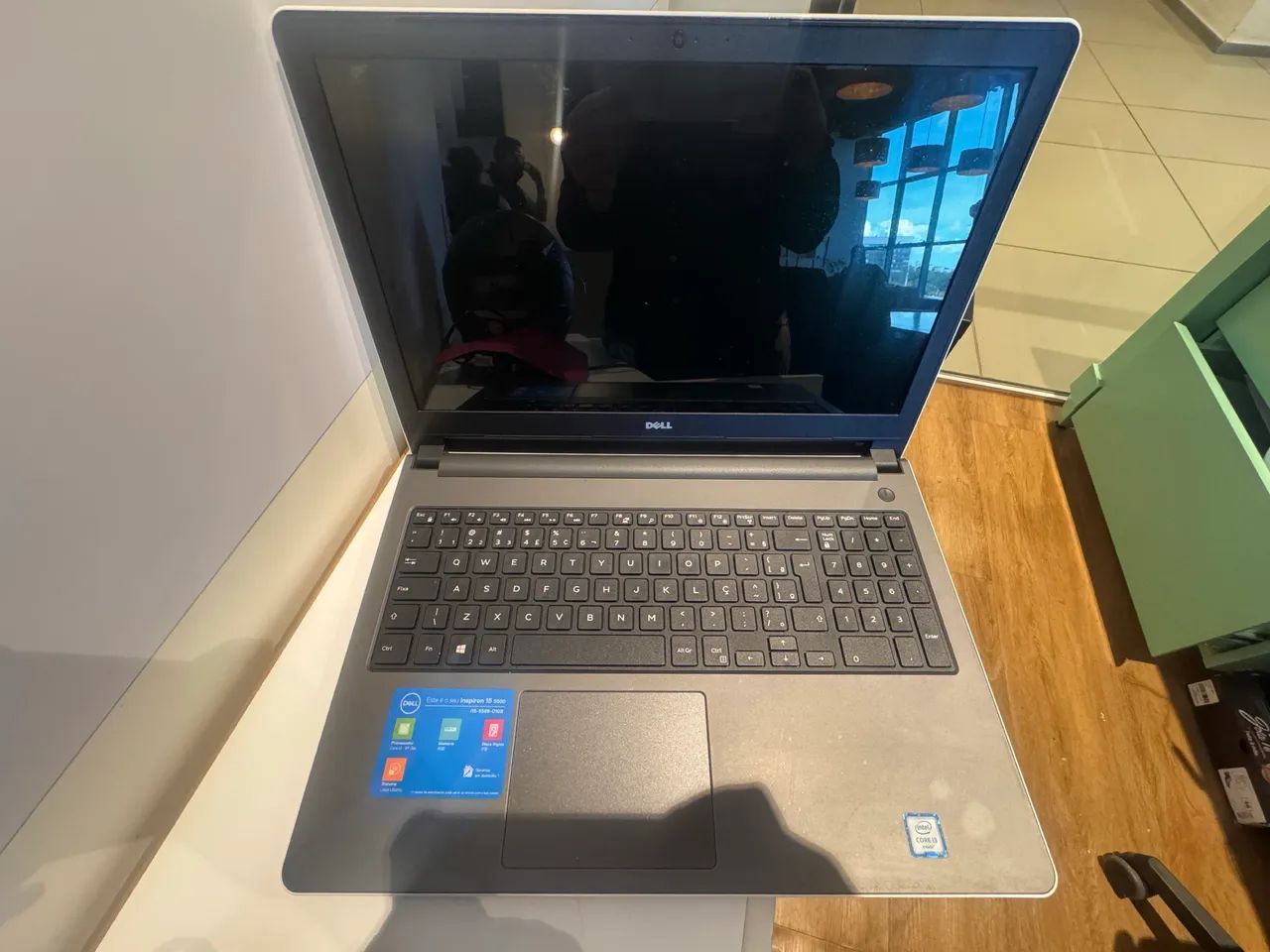Computador Dell tela grande